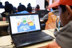 柳州市思贤中学的刘煜杰同窗展现了做品《哪吒